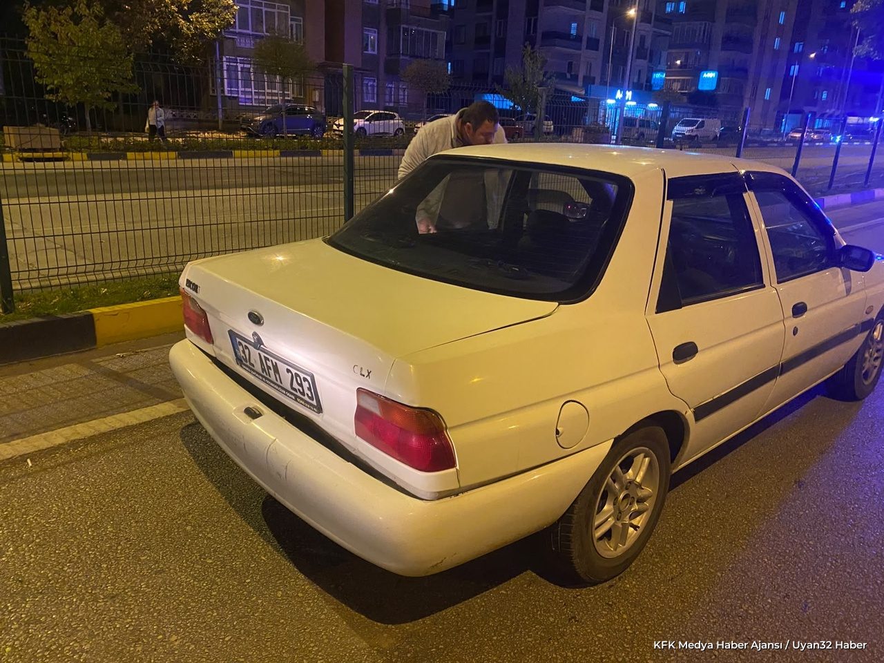 Isparta'da Zincirleme Trafik Kazası: 5 Araç Birbirine Girdi - Detay 4