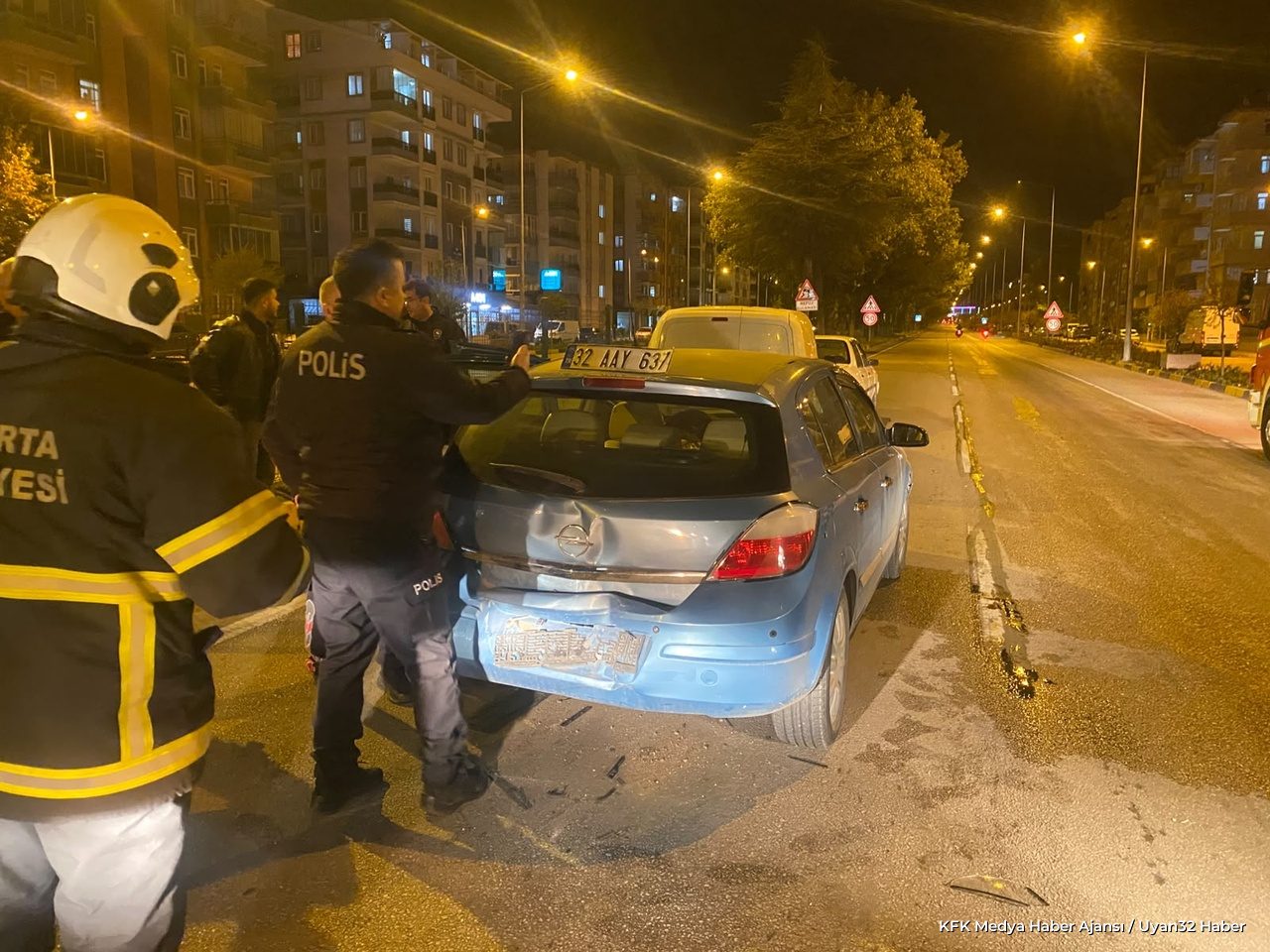 Isparta'da Zincirleme Trafik Kazası: 5 Araç Birbirine Girdi - Detay 8
