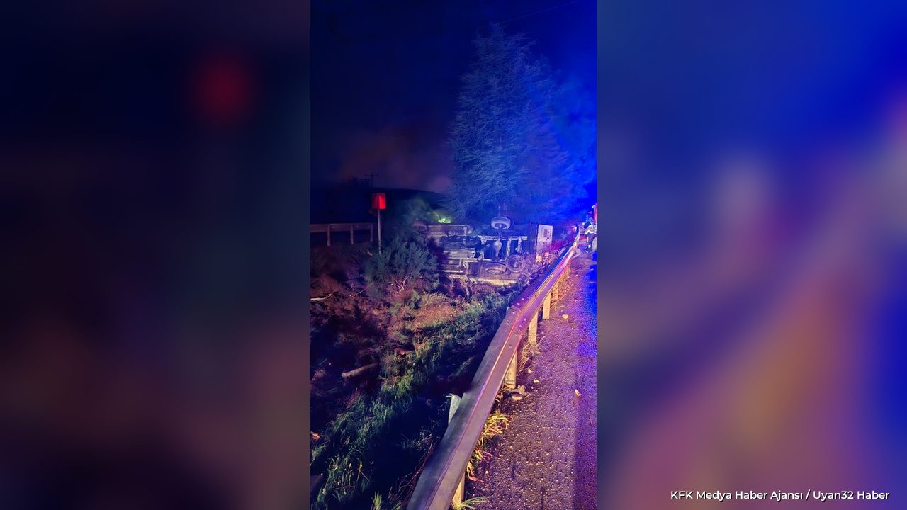 Isparta-Eğirdir Yolunda Trafik Kazası: Araç Refüje Devrildi - Detay 3