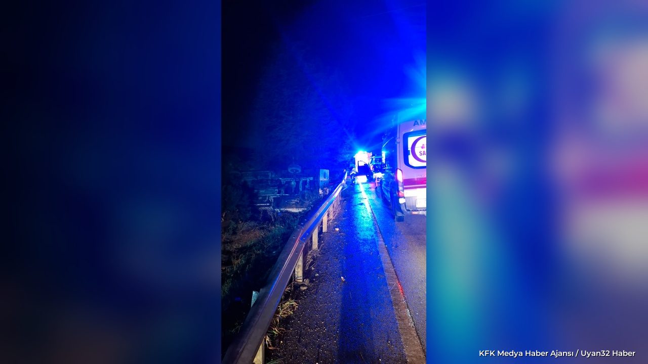 Isparta-Eğirdir Yolunda Trafik Kazası: Araç Refüje Devrildi - Detay 4