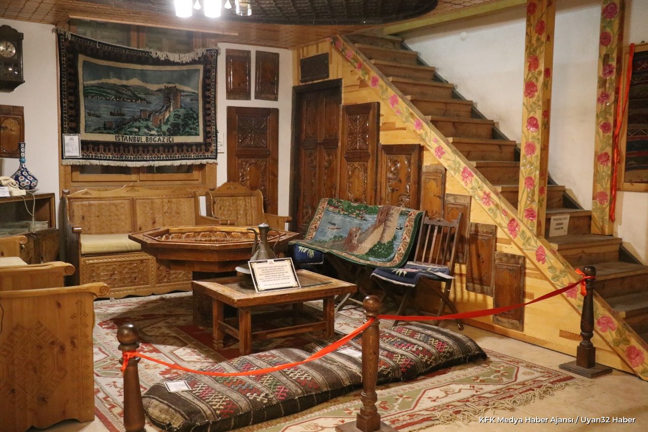 Isparta Etnografya Halı Ve Kilim Müzesi’ne Ziyaretçi Akını! - Detay 8