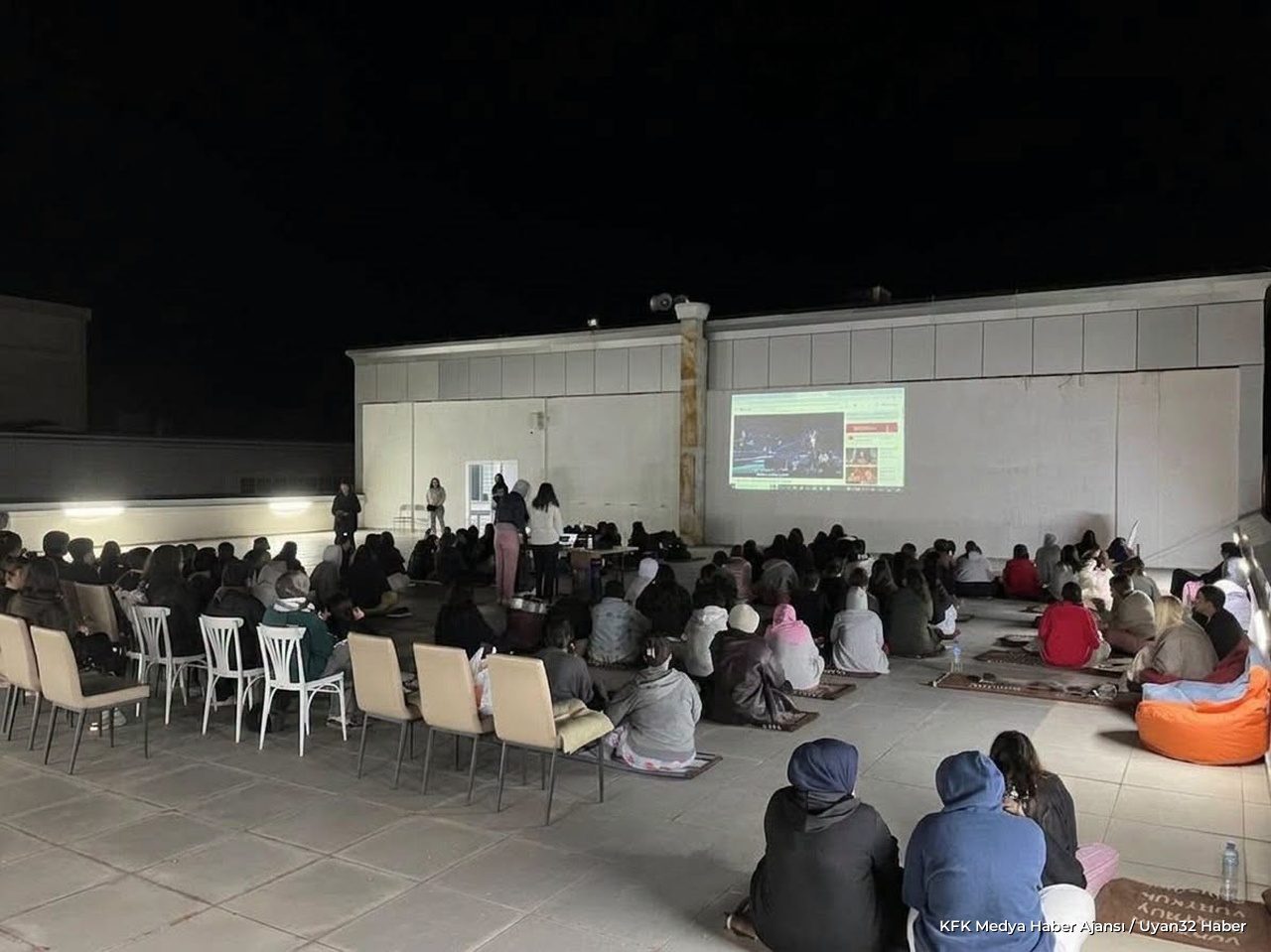 Isparta Gülcihan Kız Yurdu Öğrencileri Sinema Gecesinde Buluştu - Detay 4