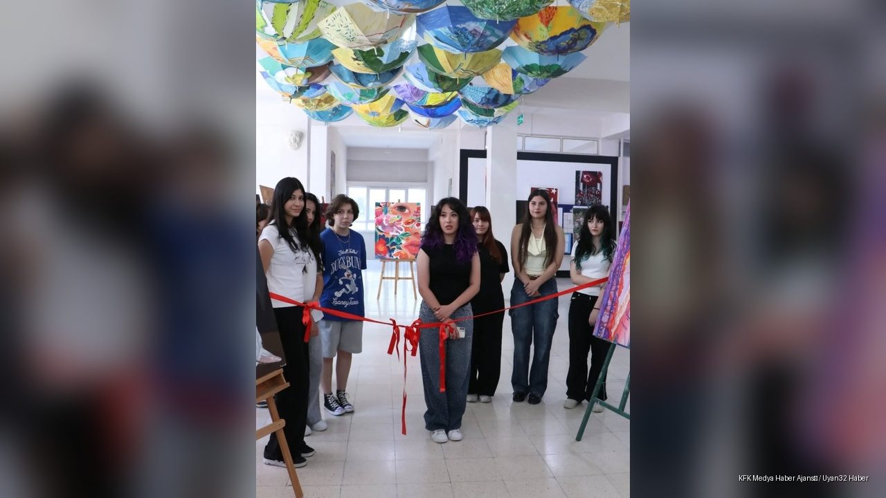 Isparta Güzel Sanatlar Lisesi Öğrenci Resim Sergisi Sanatseverlerle Buluştu