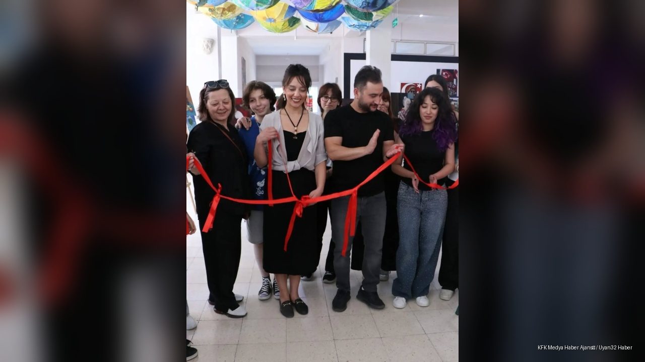 Isparta Güzel Sanatlar Lisesi Öğrenci Resim Sergisi Sanatseverlerle Buluştu