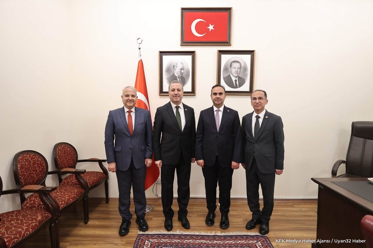 Isparta Heyeti Sanayi ve Teknoloji Bakanı Kacır'ı Ziyaret Etti