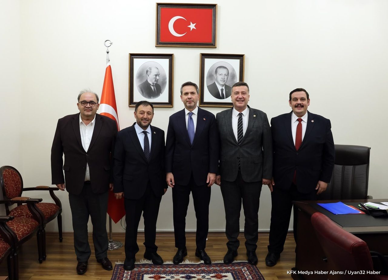 Isparta Heyetinden Bakan Bayraktar'a Önemli Ziyaret