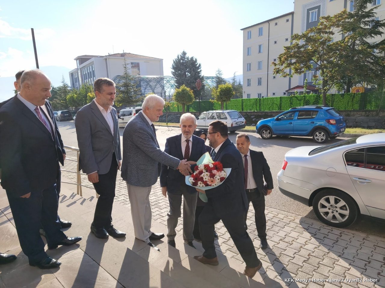 Isparta İl Müftüsü Yusuf Eviş Çiçeklerle Karşılandı - Detay 2