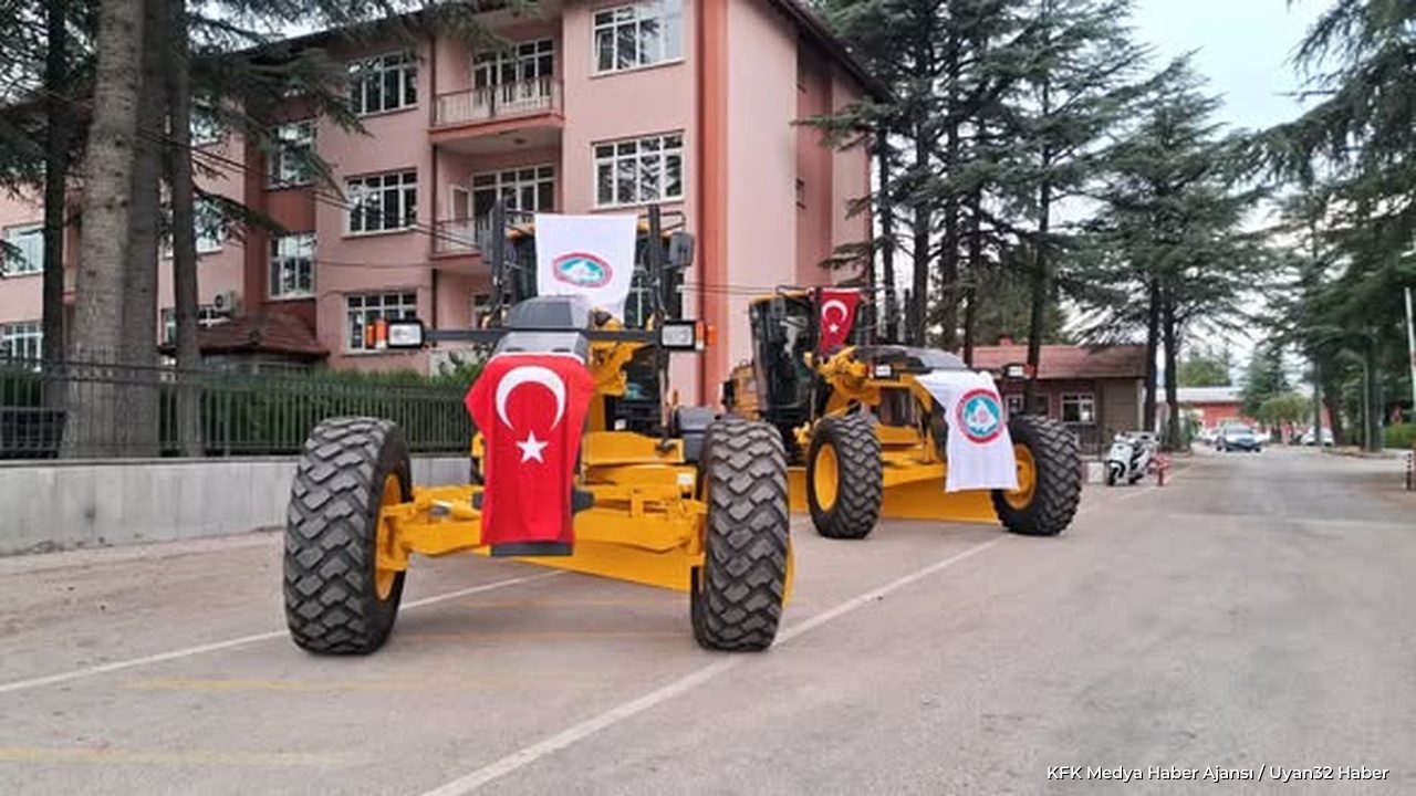 Isparta İl Özel İdaresi Filosuna 2 Yeni Greyder Katıldı