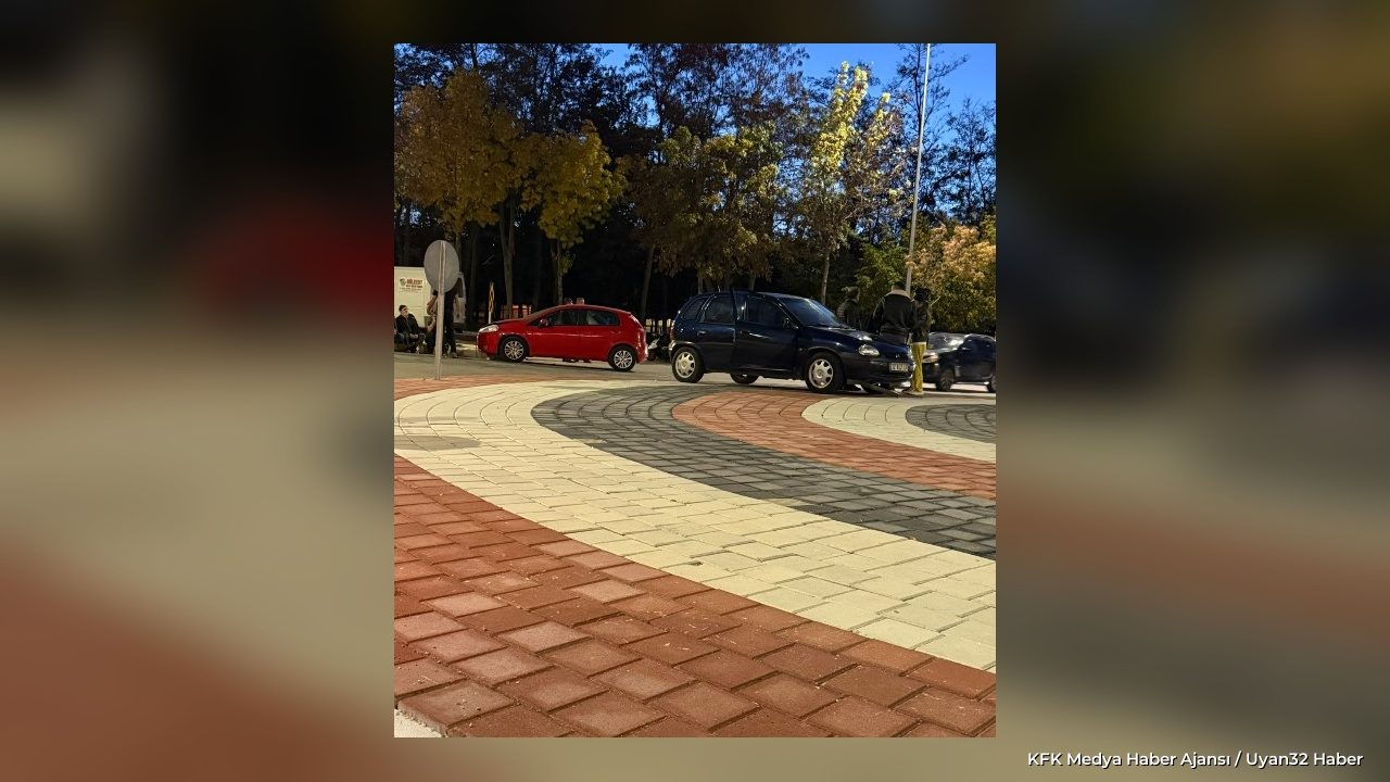 Isparta Işıkkent'te Trafik Kazası: İki Araç Çarpıştı