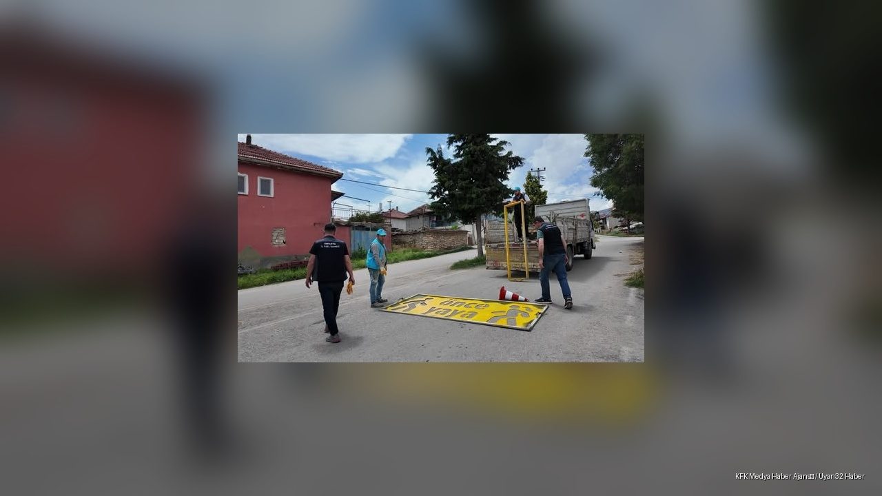 Isparta Köy Okullarında Öğrenci Güvenliği İçin Yaya Geçidi Çalışmaları