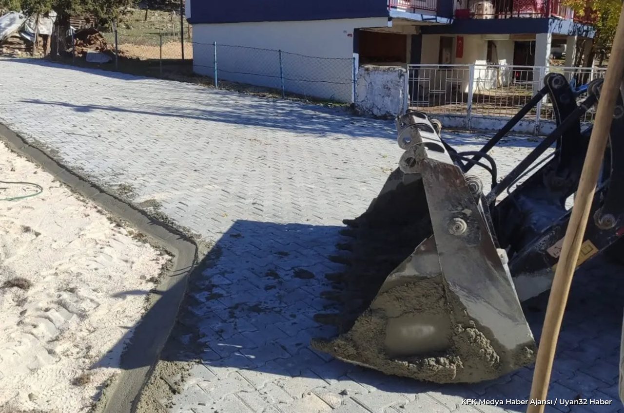 Isparta Köylerinde Kilit Parke Taşı ve Yol Onarım Çalışması - Detay 6