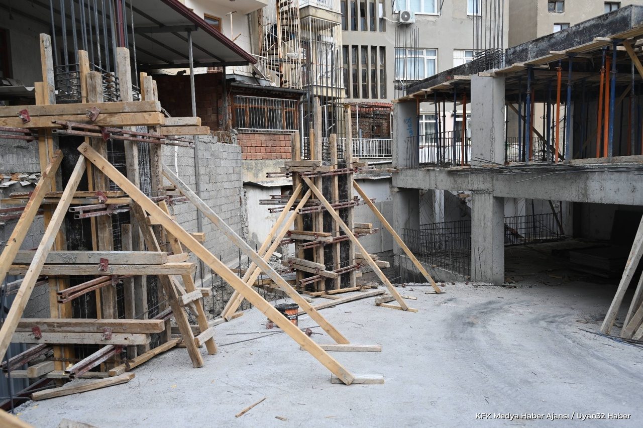 Isparta Mimar Sinan Katlı Otopark İnşaatı Hızla Yükseliyor