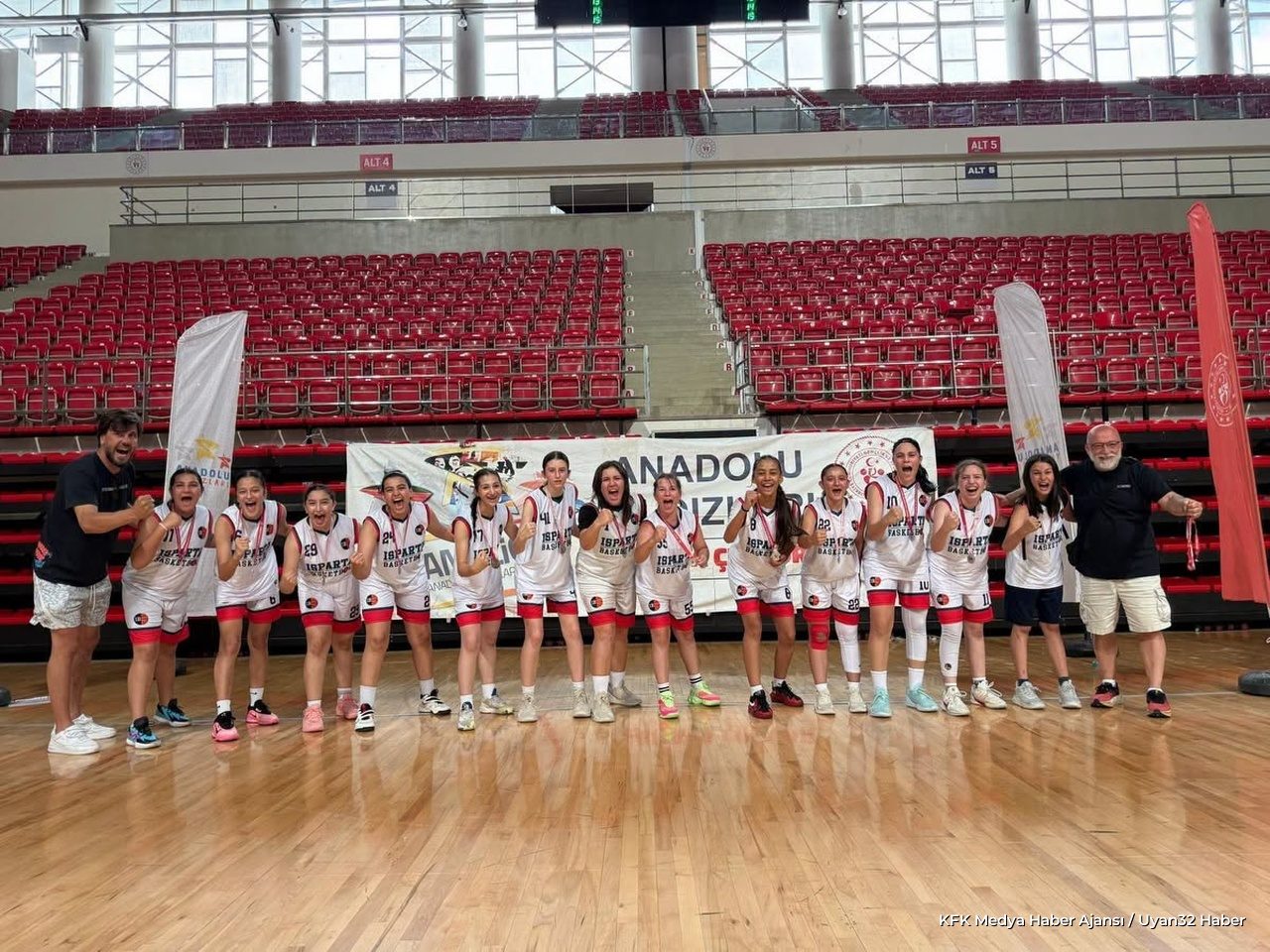 Isparta Kadın Basketbolda Tarih Yazdı