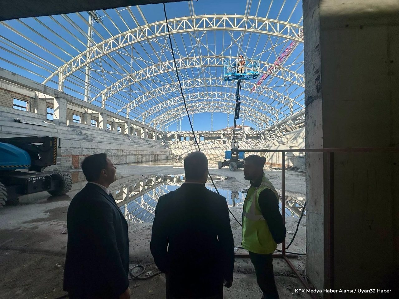 Isparta’nın Yeni Spor Salonunda Son Durum! Milletvekili Gökgöz’den inceleme - Detay 7
