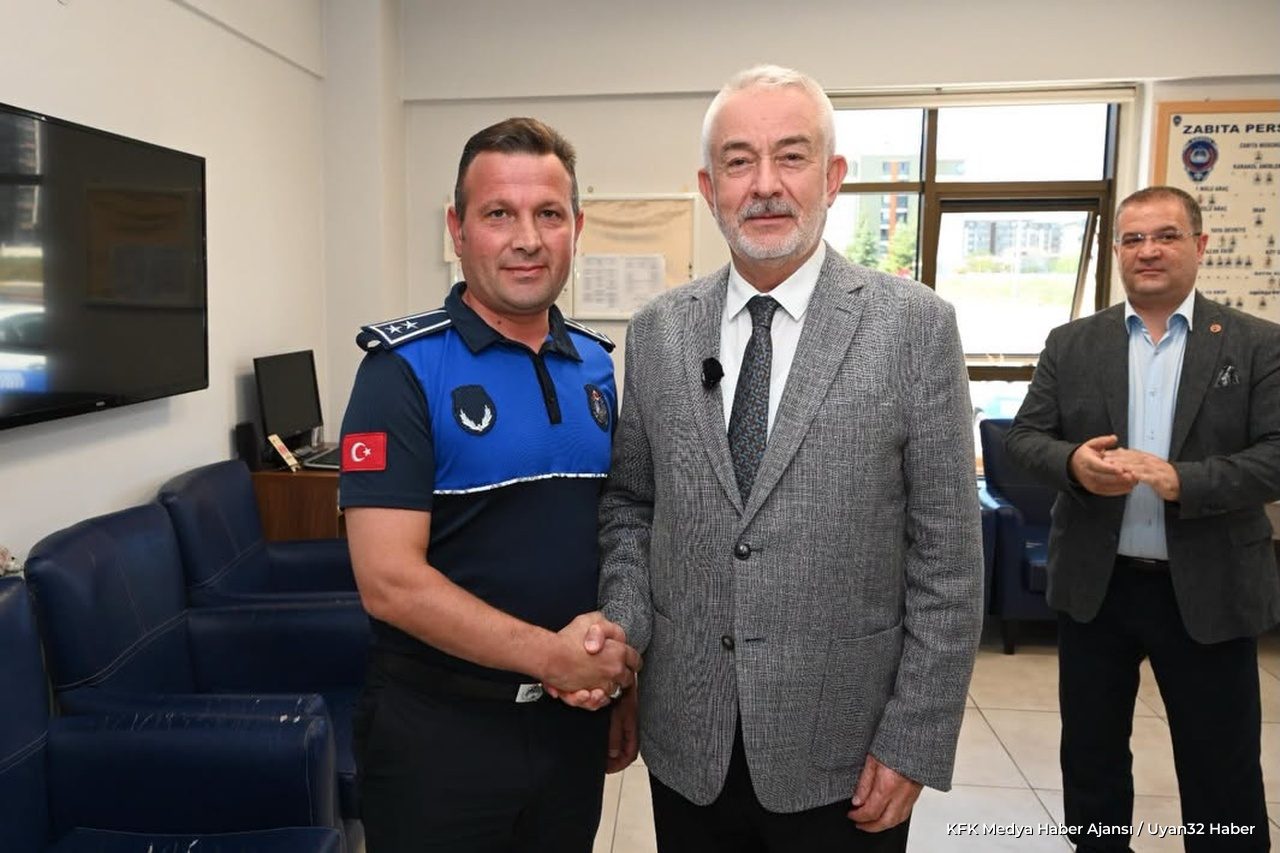 Isparta Zabıta Müdürlüğünde Terfi Töreni: Rütbesi Takıldı