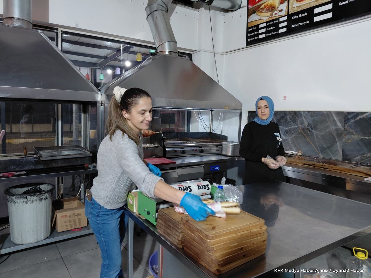 Ispartalı İki Kız Kardeşin Sokak Lezzetlerindeki Başarı Hikayesi