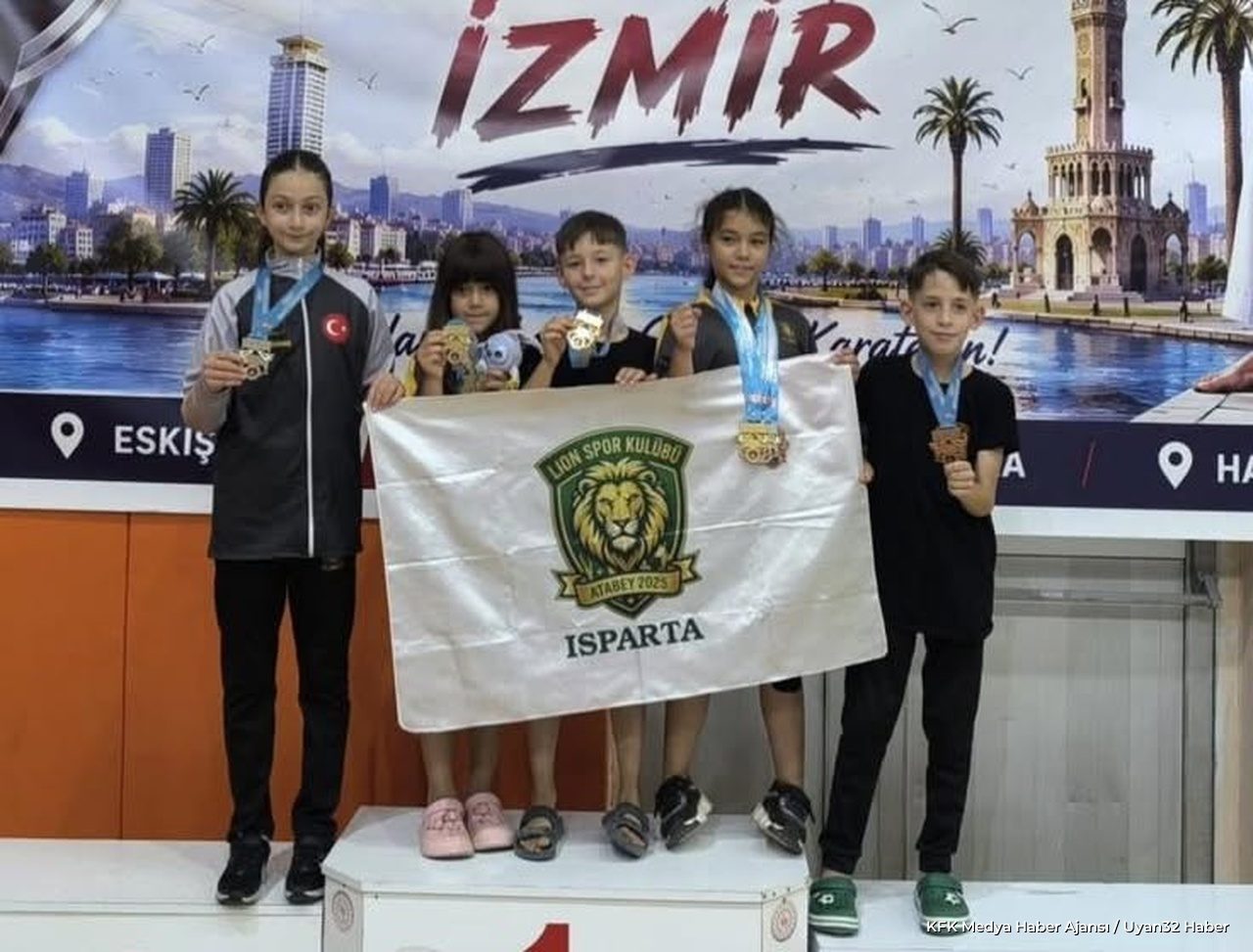 Ispartalı Karateciler İzmir'den Madalyayla Döndü: İşte O İsimler