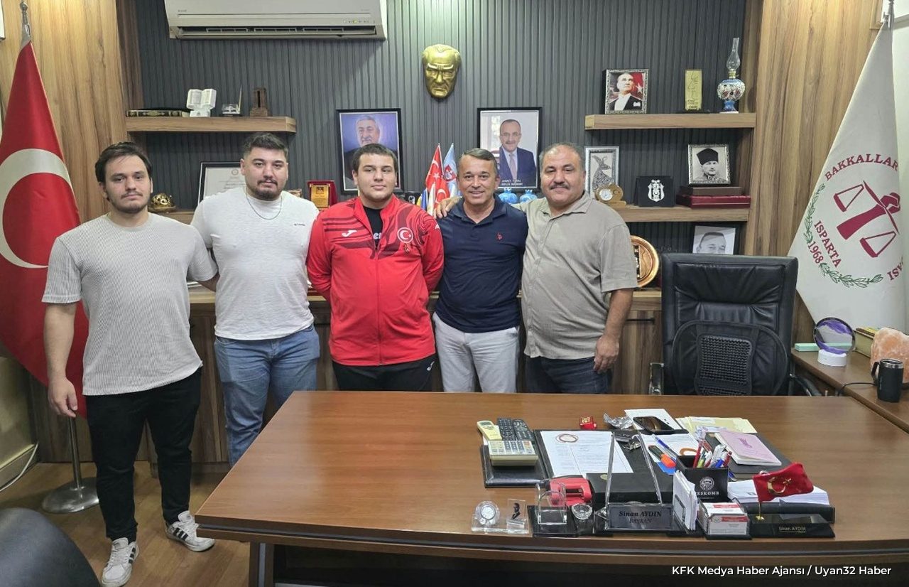 Ispartalı Milli Halterci Akbulut Altınla Ödüllendirildi