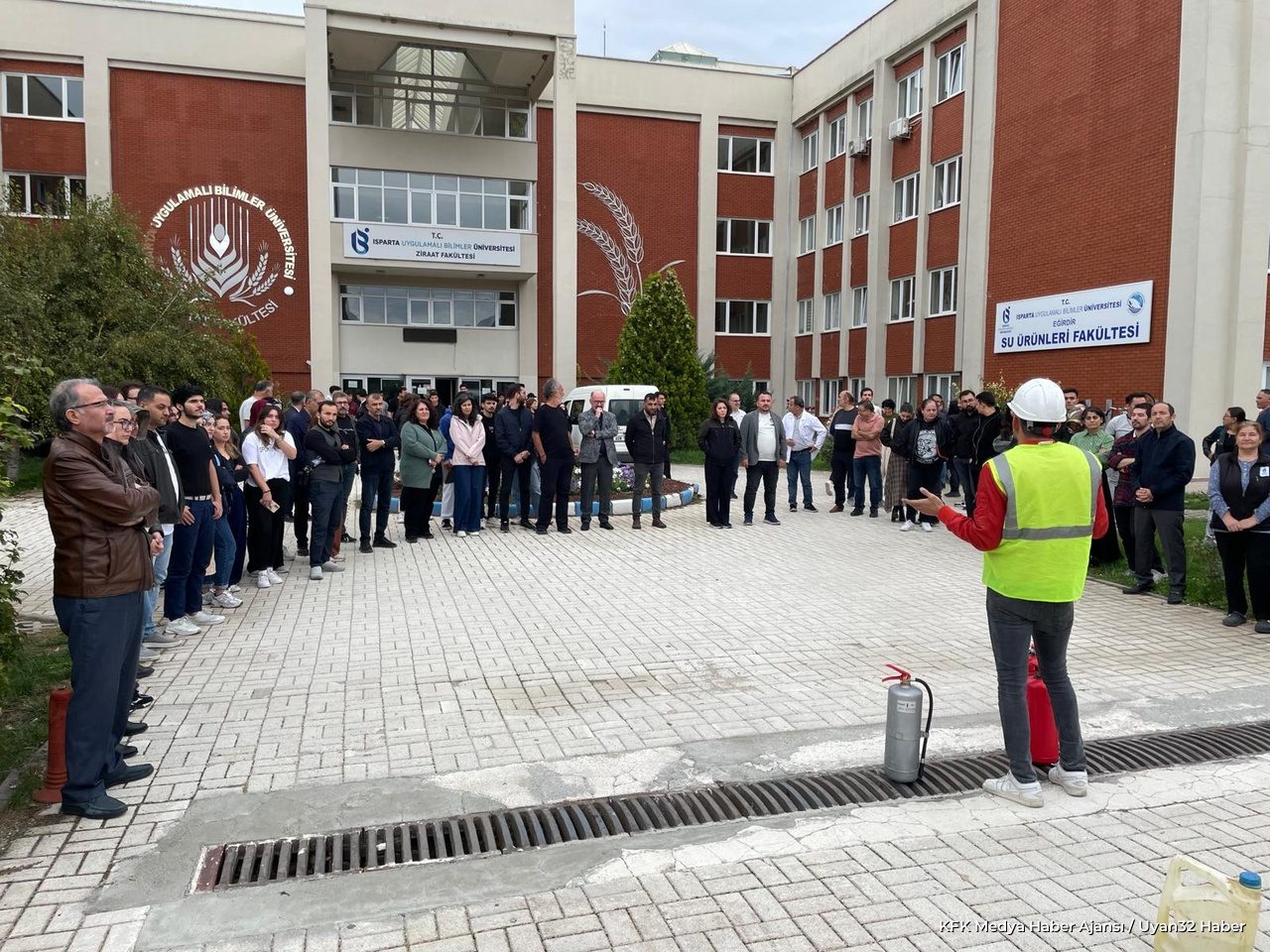 ISUBÜ'de Yangın Tatbikatı: Personel Acil Durumlara Hazırlanıyor