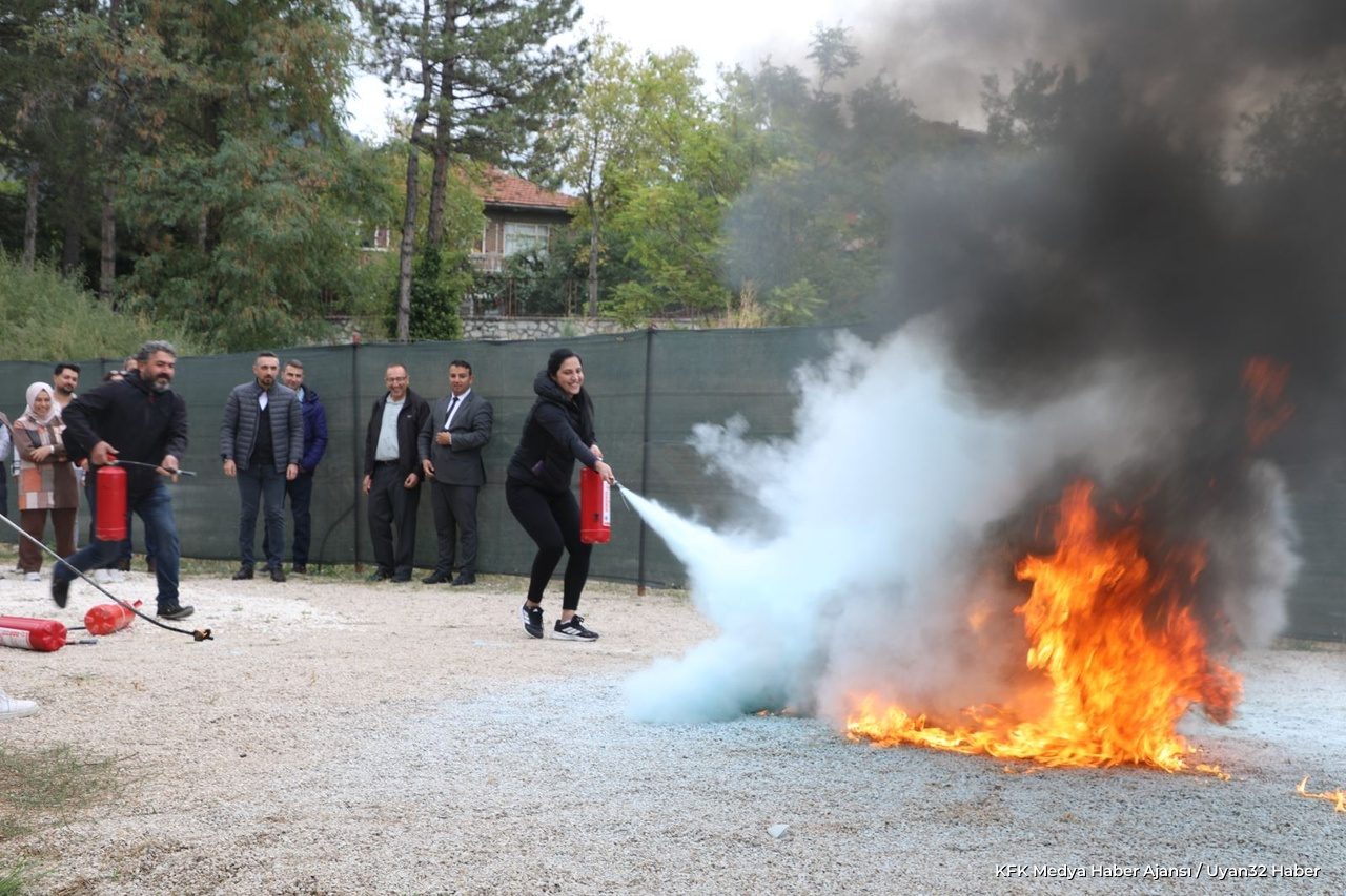 ISUBÜ'de Yangın Tatbikatı: Personel Acil Durumlara Hazırlanıyor - Detay 5