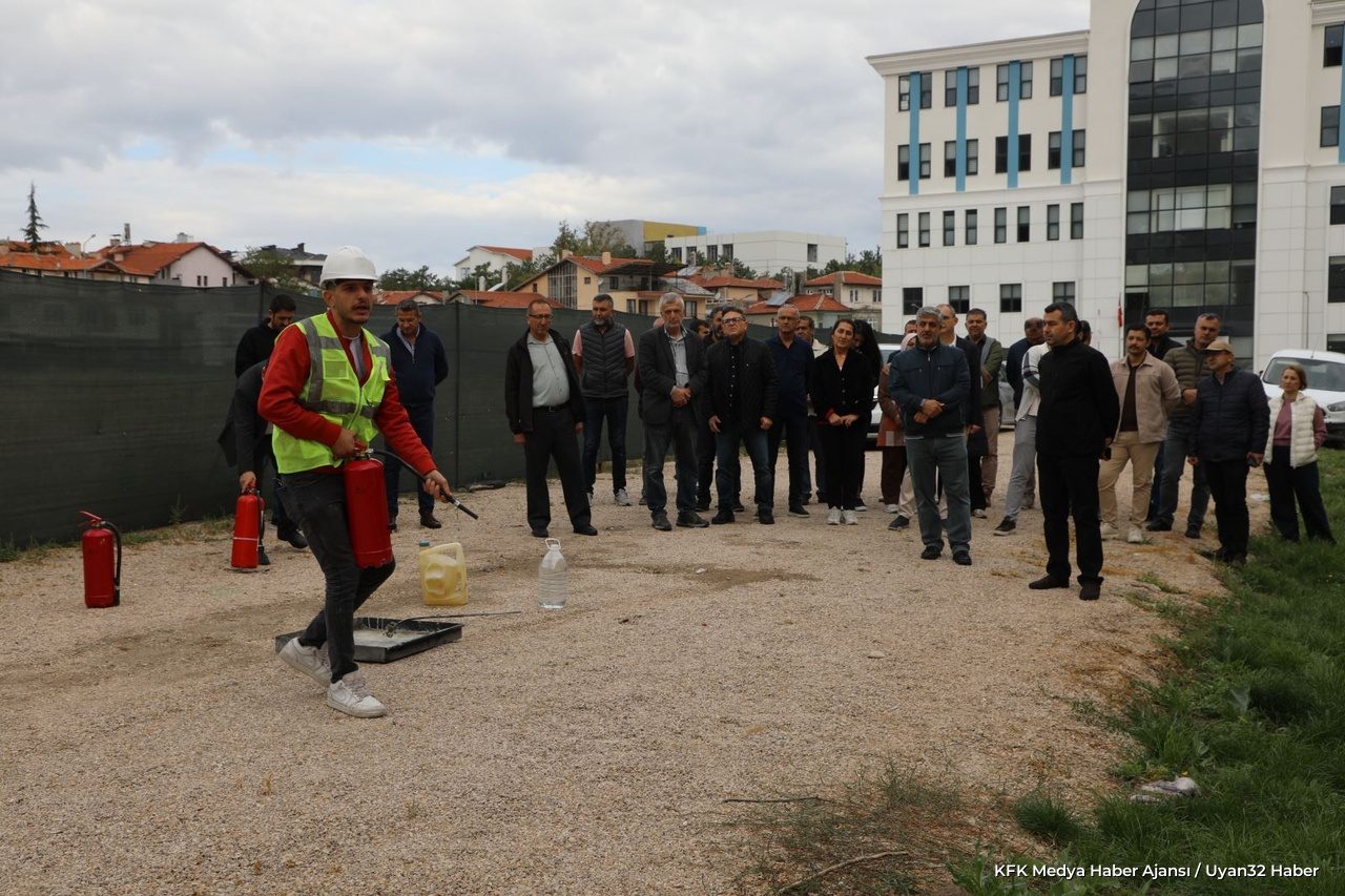 ISUBÜ'de Yangın Tatbikatı: Personel Acil Durumlara Hazırlanıyor - Detay 7