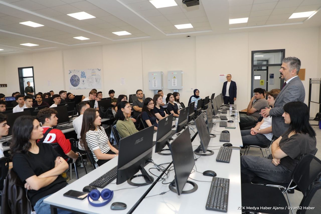 ISUBÜ'de Yeni Sezon Başladı: Rektör Çatal'dan Öğrencilere Ziyaret - Detay 5