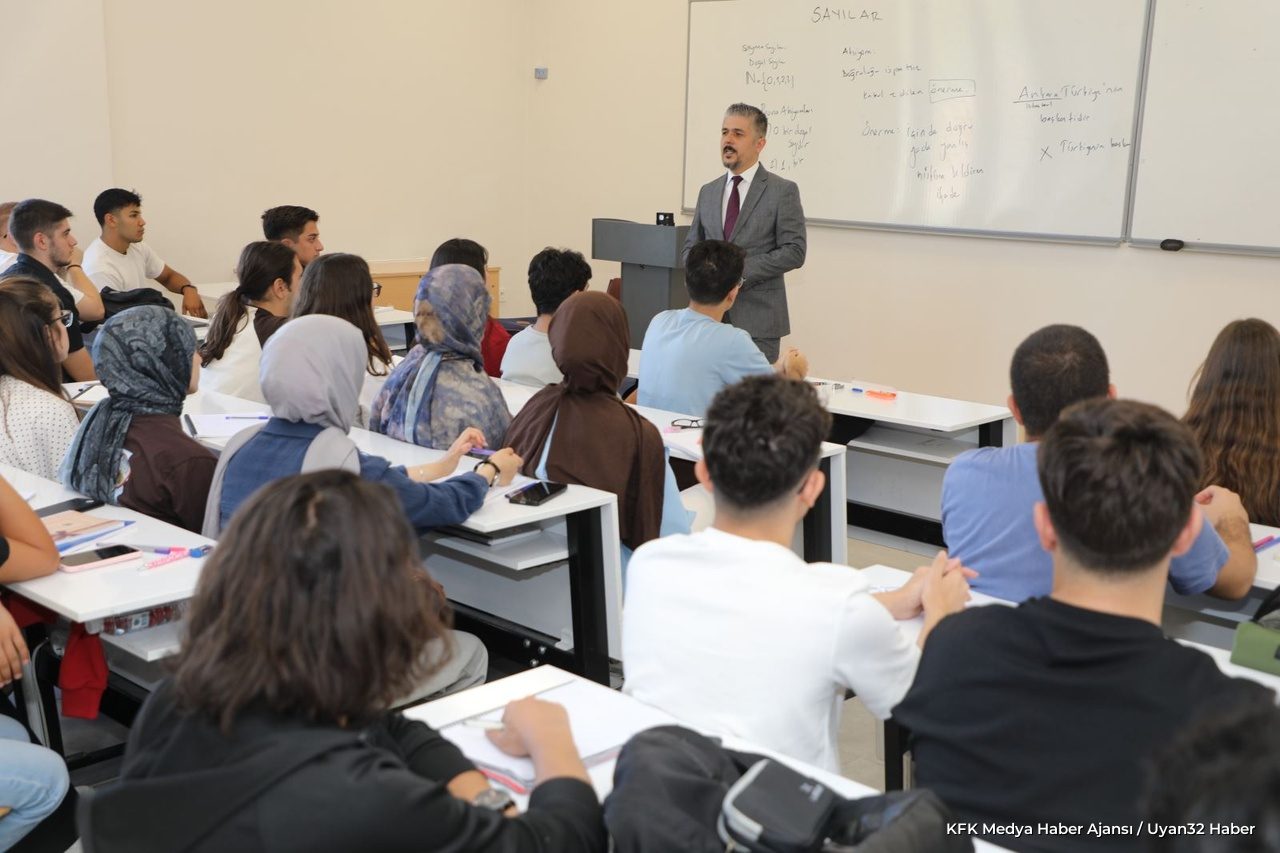 ISUBÜ'de Yeni Sezon Başladı: Rektör Çatal'dan Öğrencilere Ziyaret - Detay 8