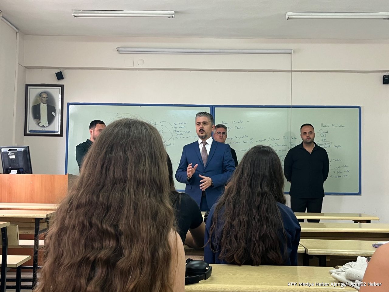ISUBÜ Rektörü Yılmaz Çatal Eğirdir MYO Öğrencileriyle Buluştu - Detay 3