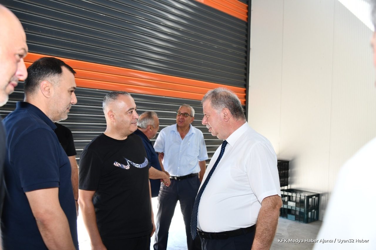 Çelik'ten Esnafa 12 Proje Desteği