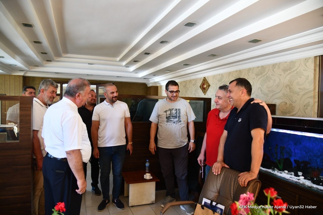 Çelik'ten Esnafa 12 Proje Desteği