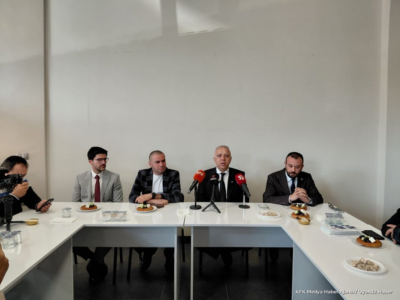 Karabulut, Seçim Merkezinde Medya Mensuplarını Ağırladı - Detay 2