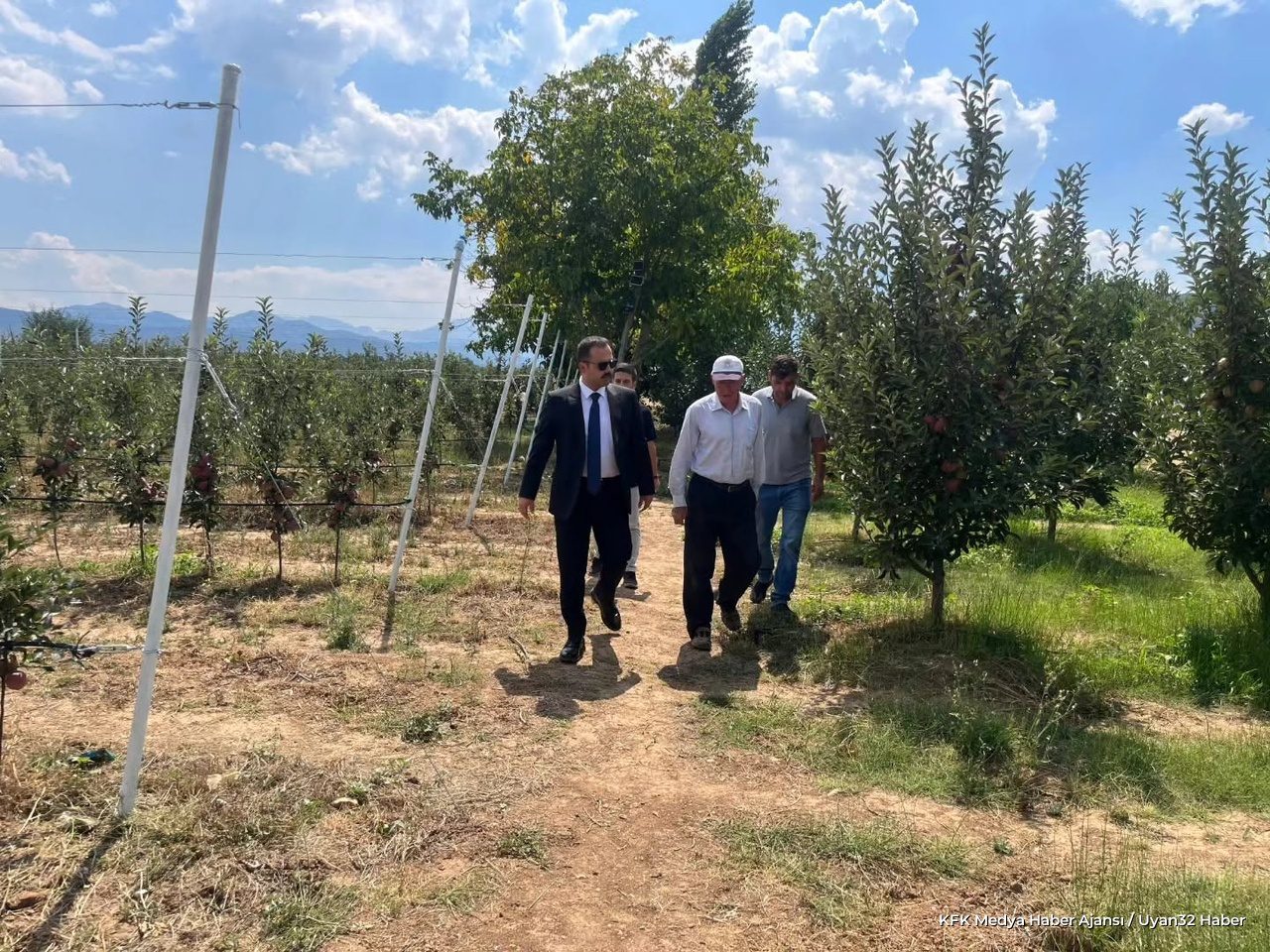 Kaymakam Adem Levent Yenişarbademli'de Çiftçilerle Buluştu