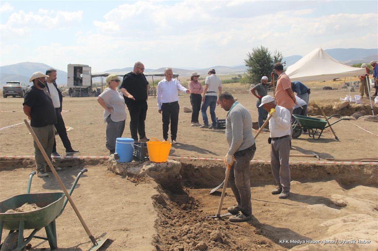 Kaymakam Işık Seleukeia Sidera Antik Kenti'ni İnceledi