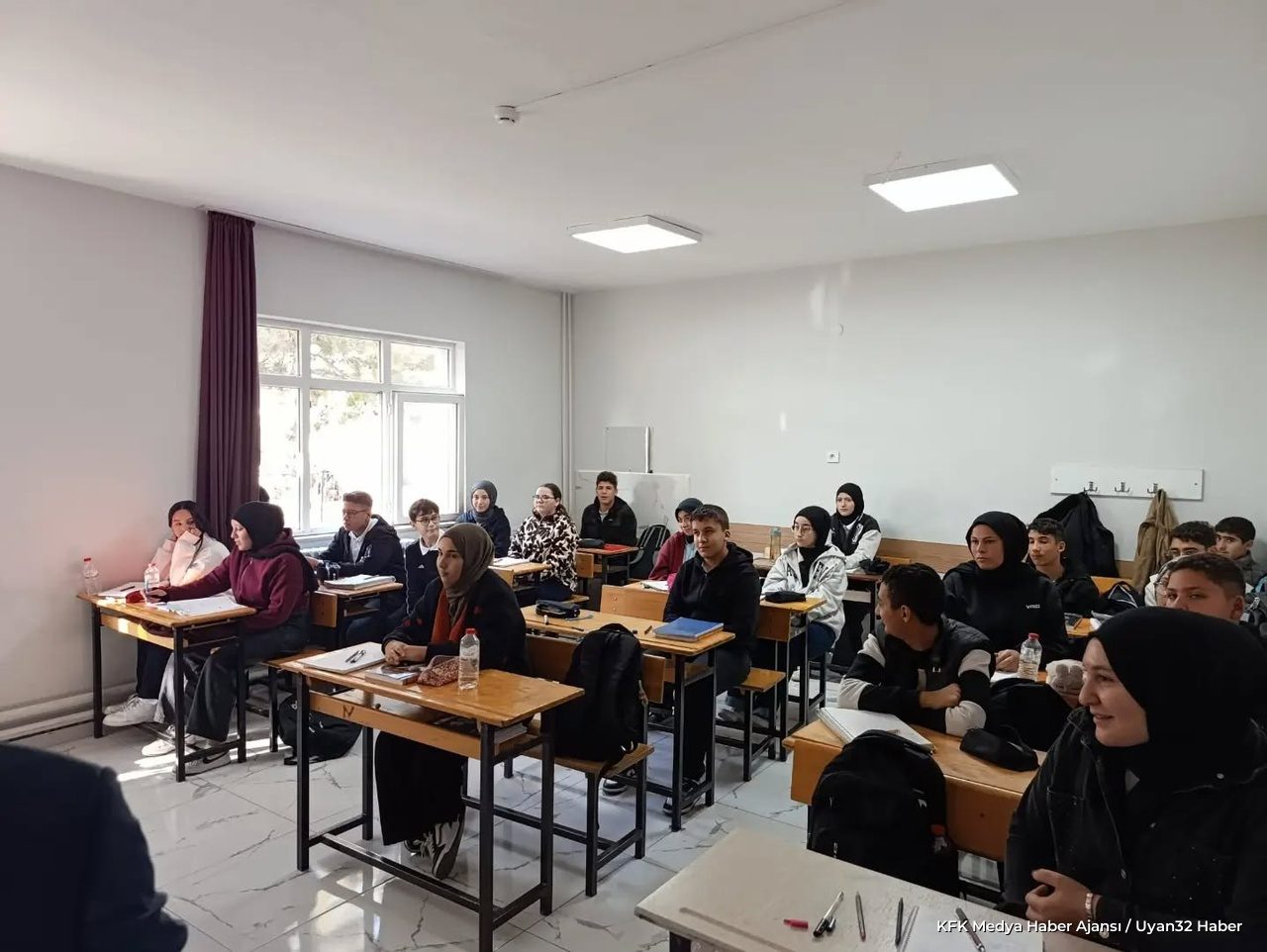 Kaymakam Uzuner'den Şarkikaraağaç'ta Eğitim Ziyareti - Detay 3