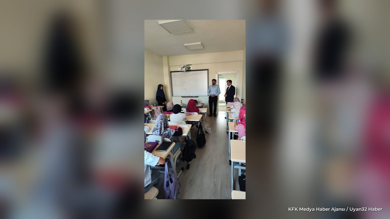 Kaymakam Uzuner öğrencilerle buluştu