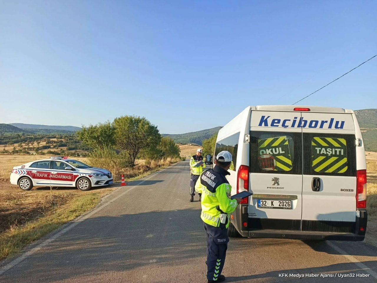 Keçiborlu'da Okul Servis Araçlarına Sıkı Denetim Yapıldı - Detay 3