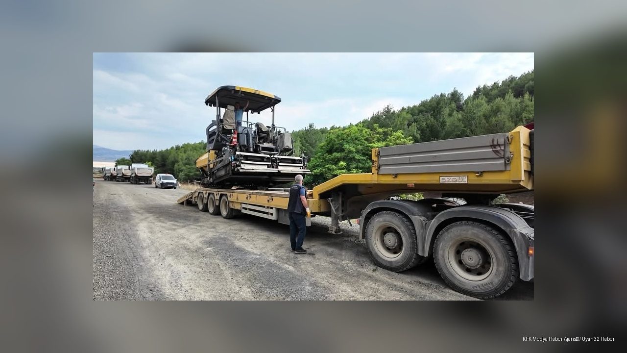 Keçiborlu Senir-Kuşçular Yolunda Sıcak Asfalt Çalışmaları Başladı