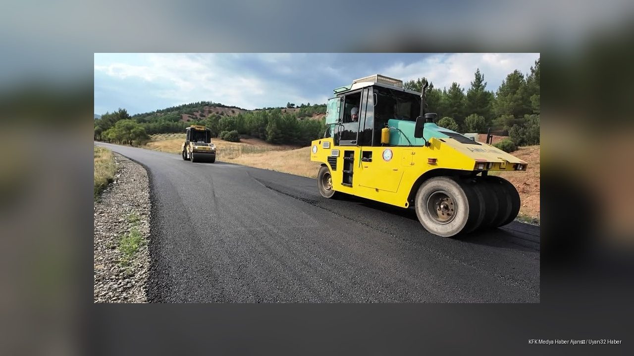 Keçiborlu Senir-Kuşçular Yolunda Sıcak Asfalt Çalışmaları Başladı