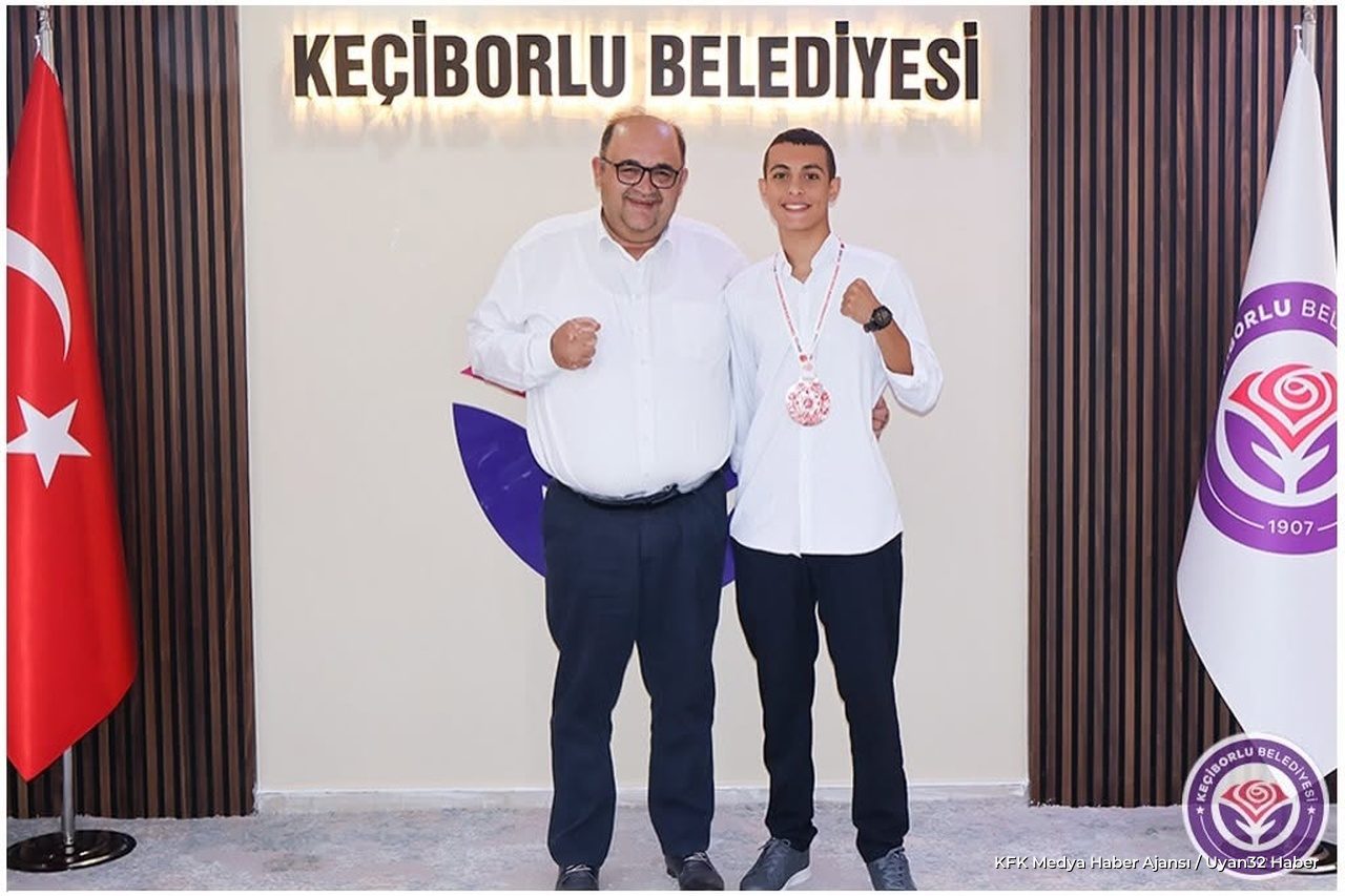 Kick Boks Şampiyonu Isparta'dan