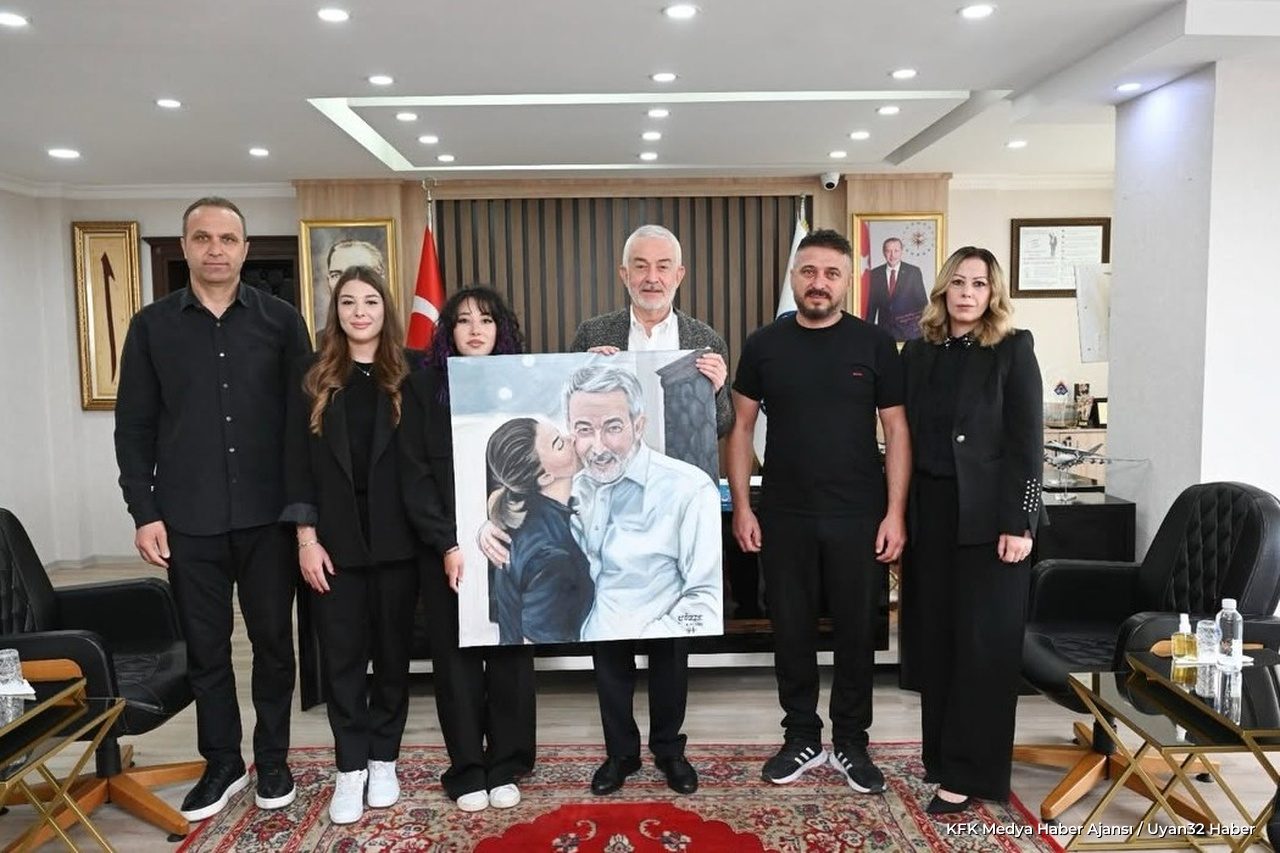 Lise Öğrencisinden Başkan Başdeğirmen'e Anlamlı Tablo Hediyesi - Detay 3