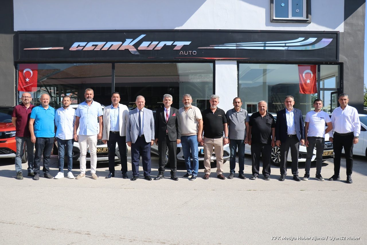 Metin Çelik Galericiler Sitesi Esnafıyla Bir Araya Geldi