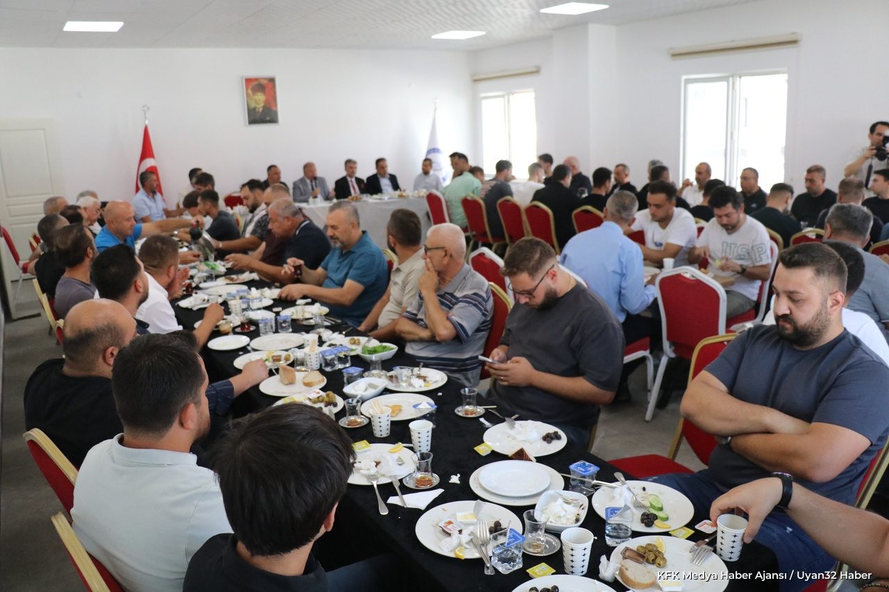 Metin Çelik Galericiler Sitesi Esnafıyla Bir Araya Geldi - Detay 7