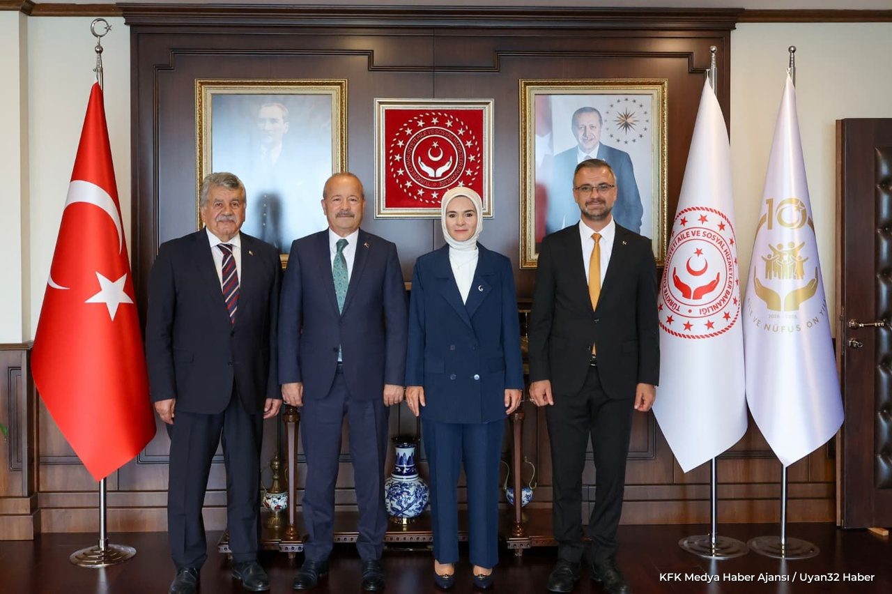 MHP Heyeti Bakan Göktaş'ı Ziyaret Etti