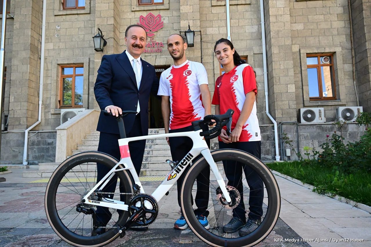 Milli Sporcuya 350 Bin Liralık Bisiklet Desteği