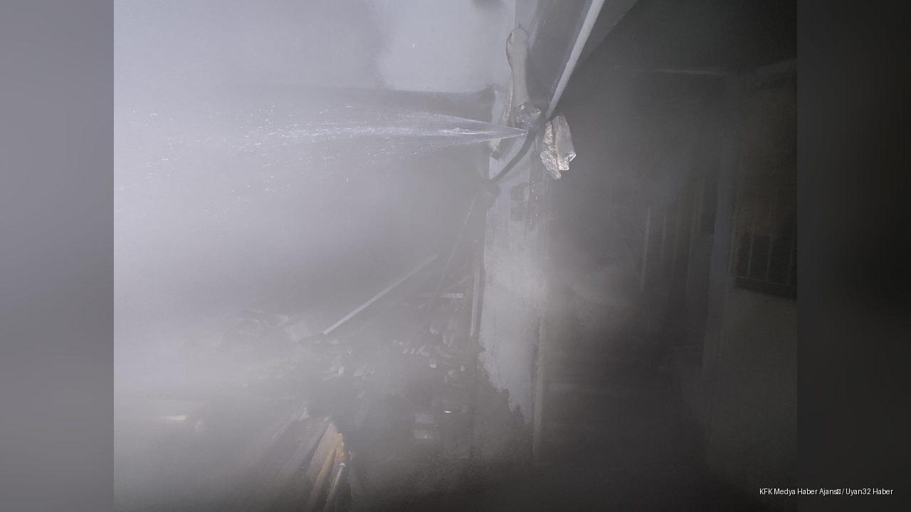 Plastik Depoda Çıkan Yangın Korku Dolu Anlar Yaşattı