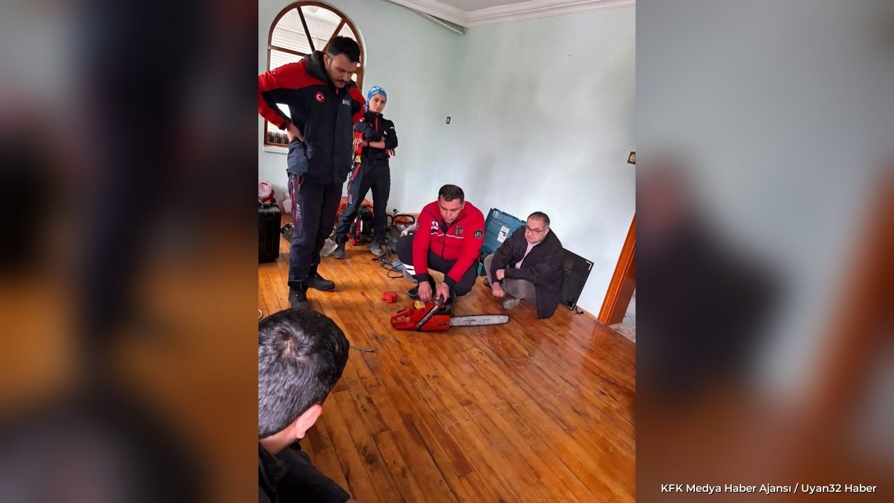 Şarkikaraağaç'ta 8 Günlük Afet ve Enkaz Eğitimi Başladı - Detay 4