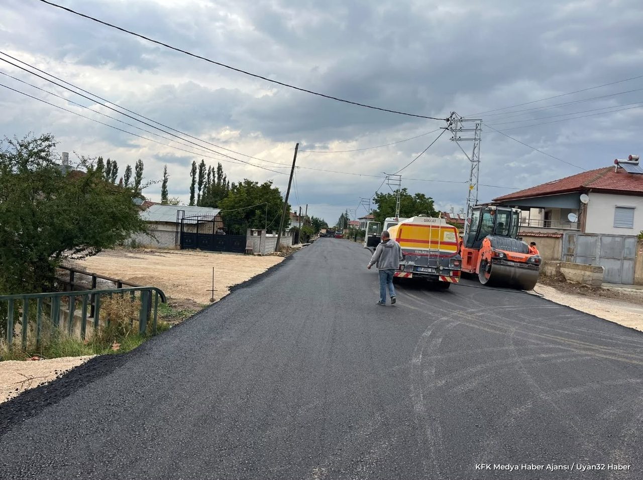Şarkikaraağaç'ta Fakılar-Salur Yolu Genişletiliyor ve Asfaltlanıyor