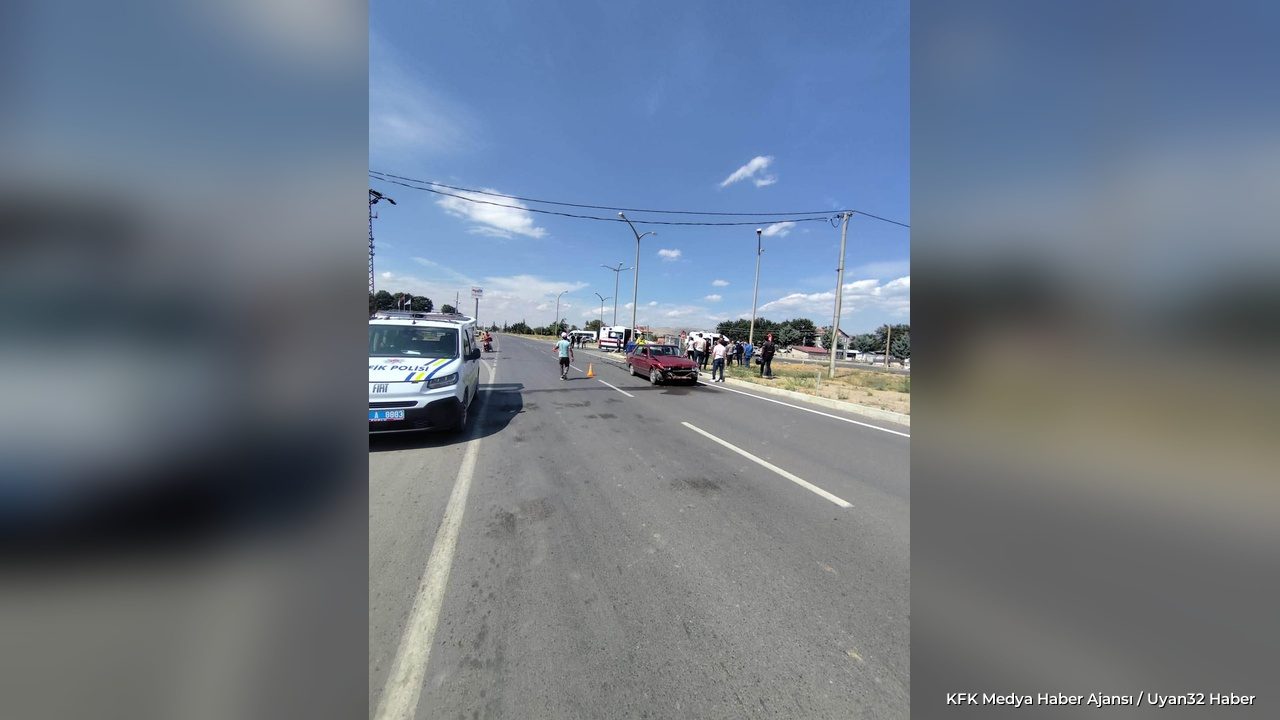 Şarkikaraağaç'ta Otomobil ve 3 Tekerlekli Araç Çarpıştı: 2 Yaralı