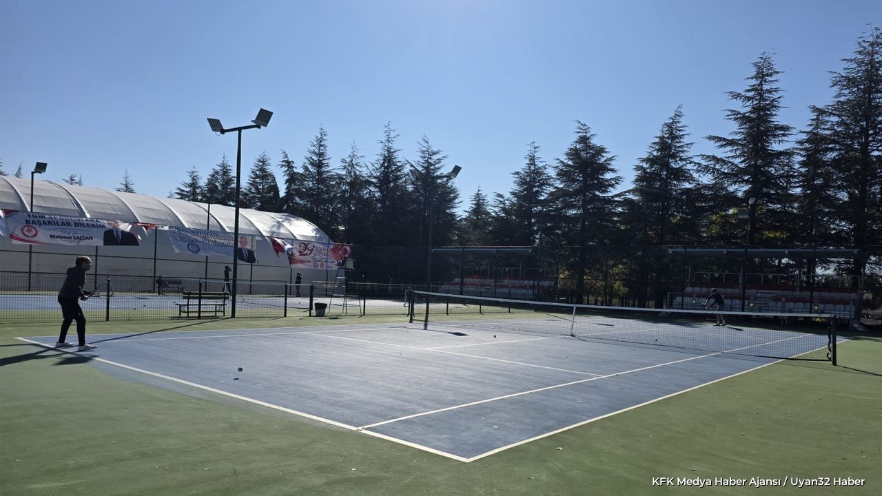 SDÜ 29 Ekim Cumhuriyet Bayramı Tenis Turnuvası Başladı