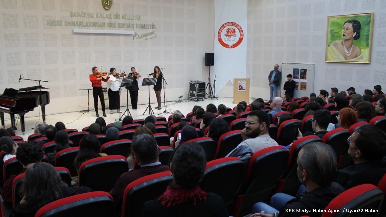 SDÜ'de Cumhuriyet Coşkusu: Güzel Sanatlar Fakültesi'nden Özel Program - Detay 5